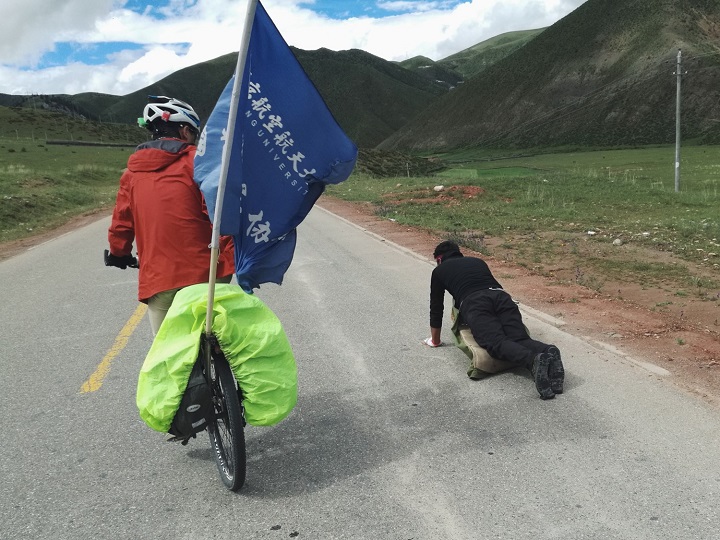 me cycling from Chengdu to Lhasa